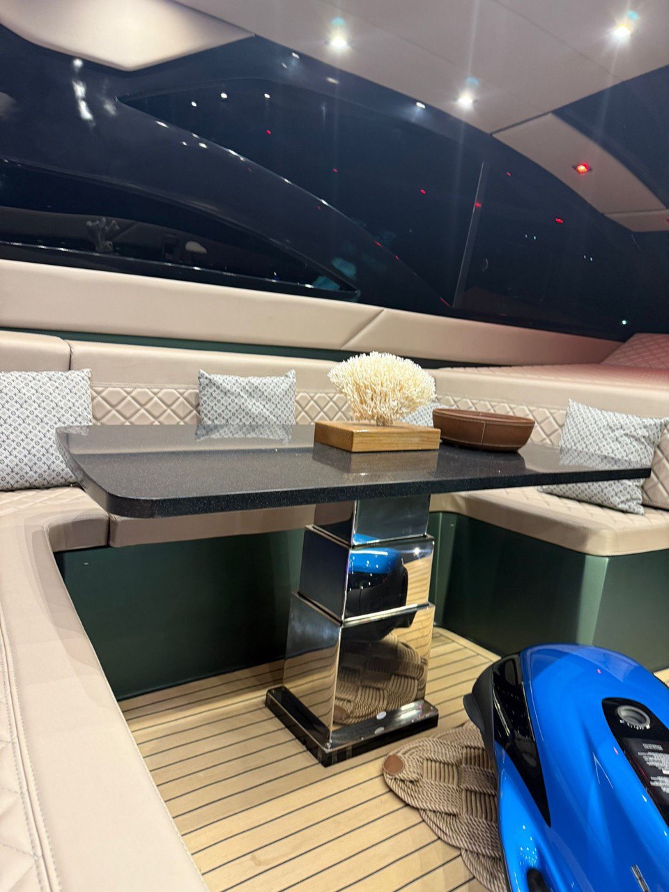 YACHT HERMÈS