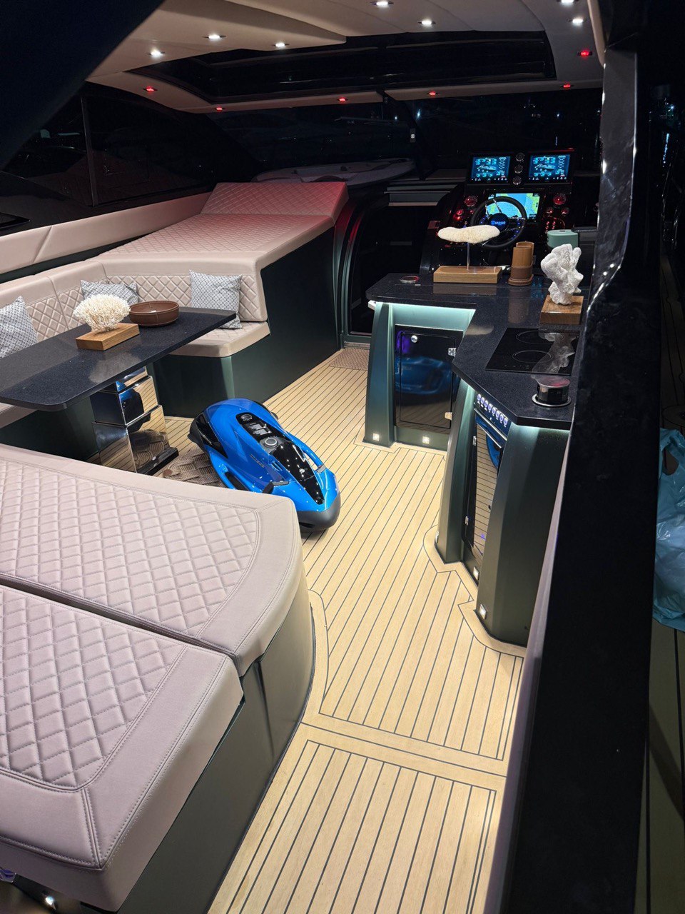 YACHT HERMÈS
