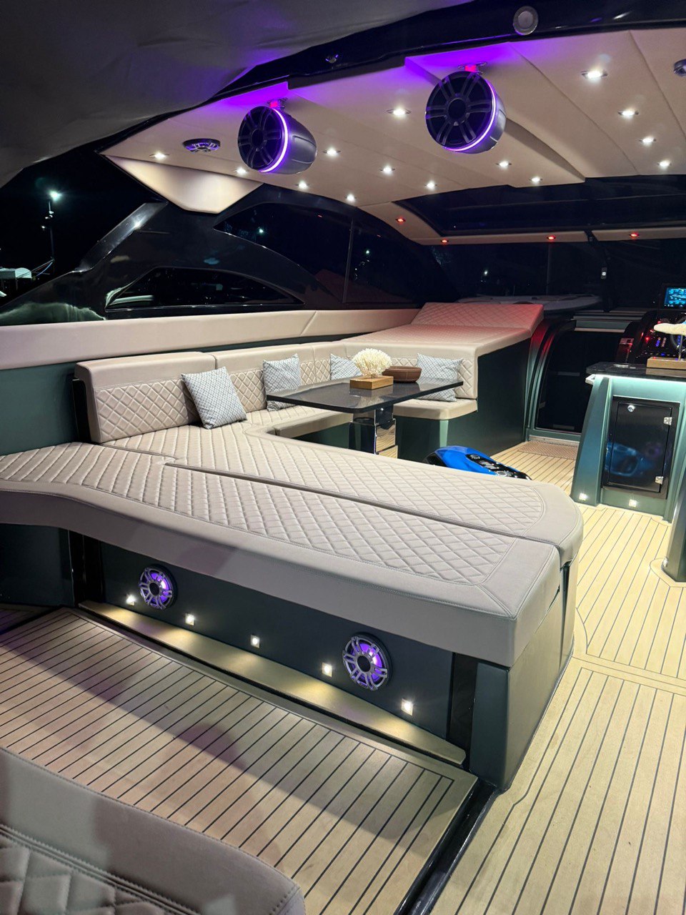 YACHT HERMÈS